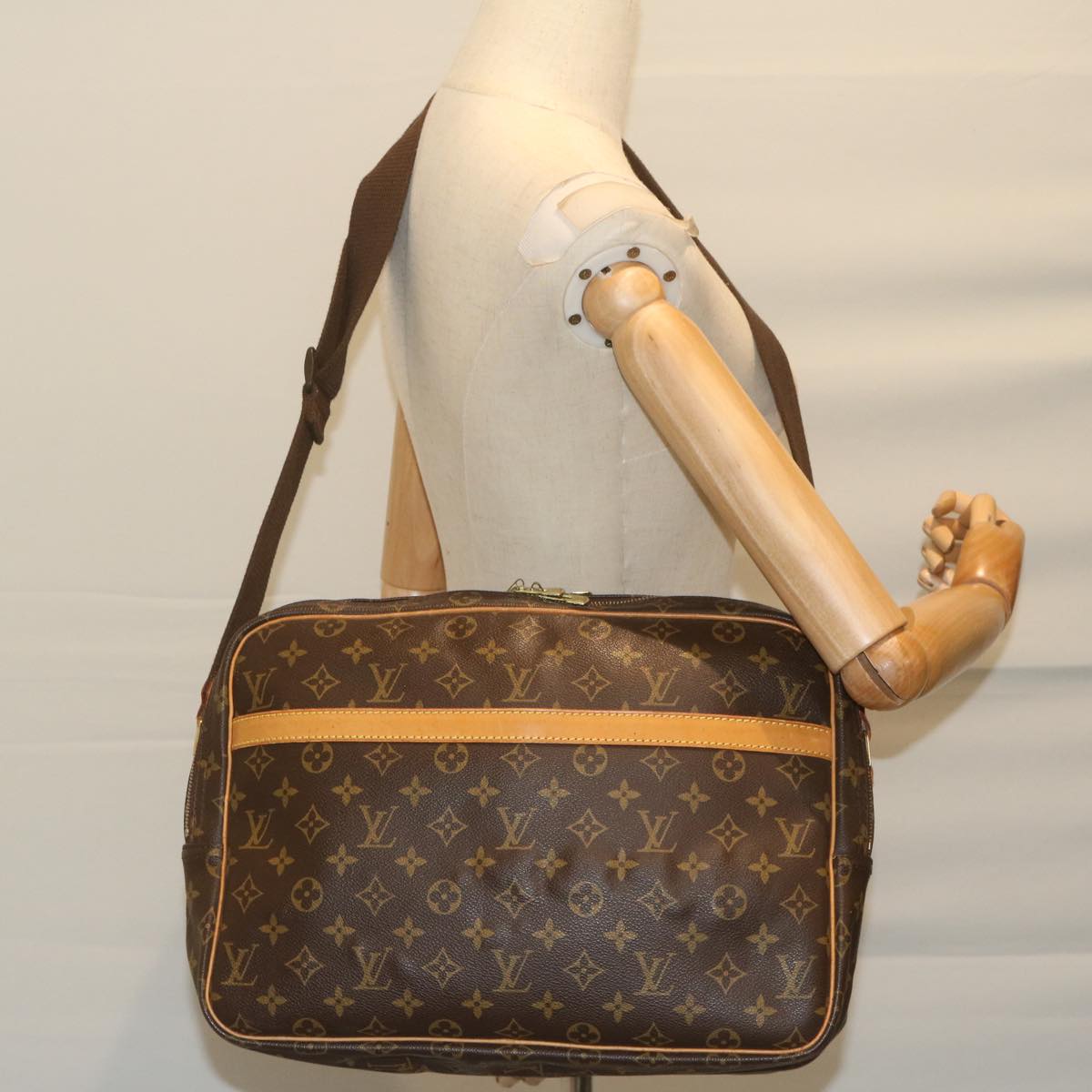 LOUIS VUITTON Monogram Reporter GM Shoulder Bag M45252 LV Auth 62211