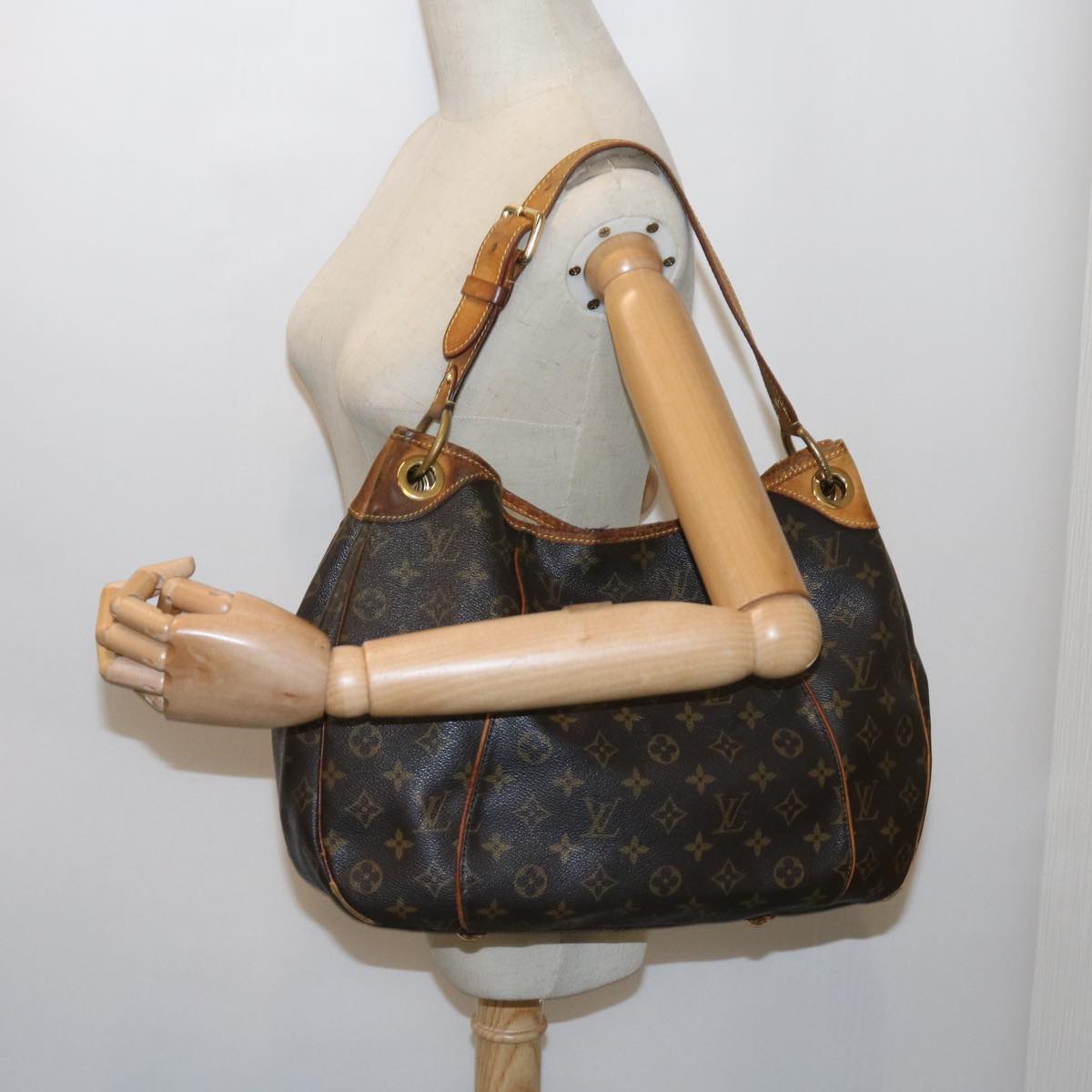 LOUIS VUITTON Monogram Galliera PM Shoulder Bag M56382 LV Auth 62217