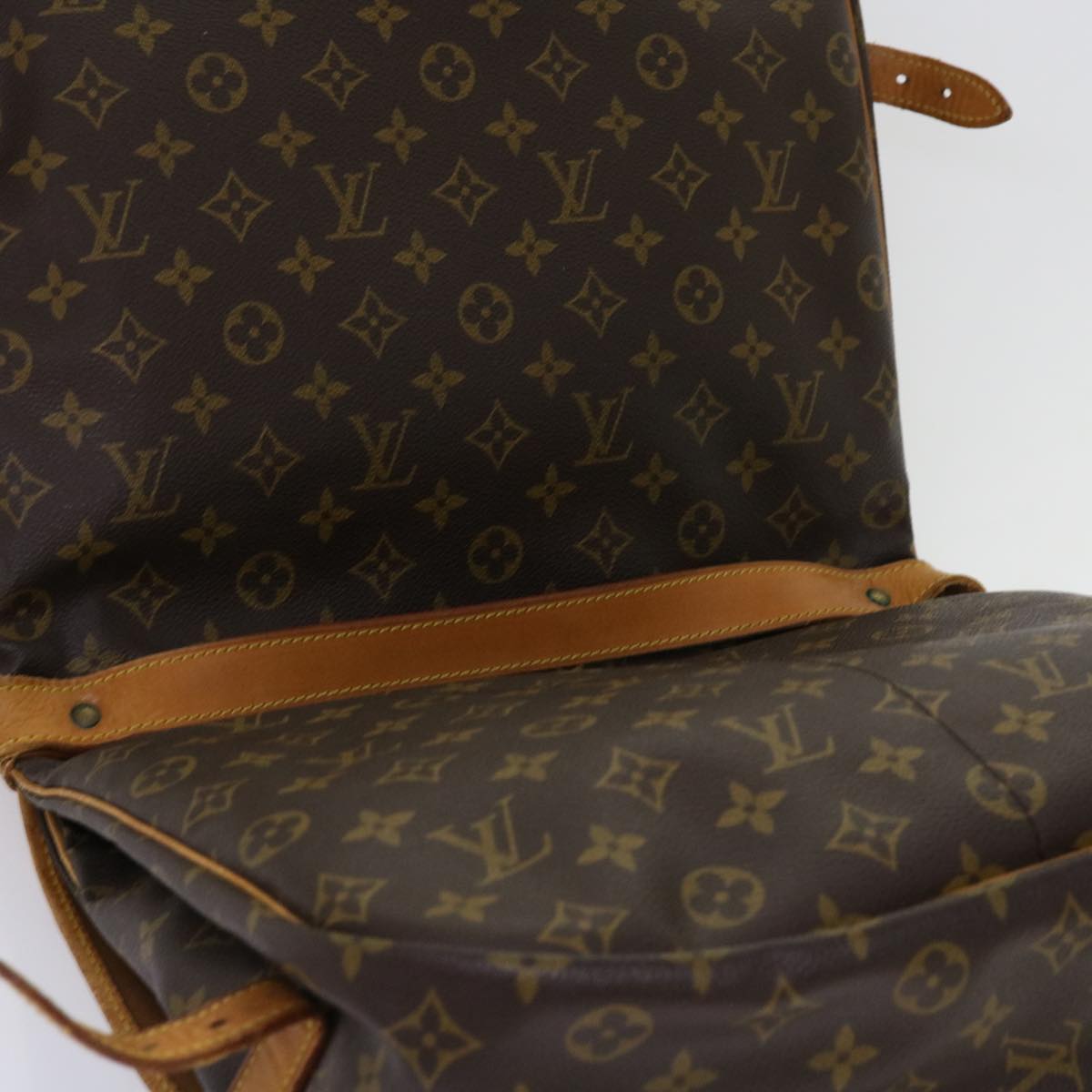 LOUIS VUITTON Monogram Saumur 35 Shoulder Bag M42254 LV Auth 62223