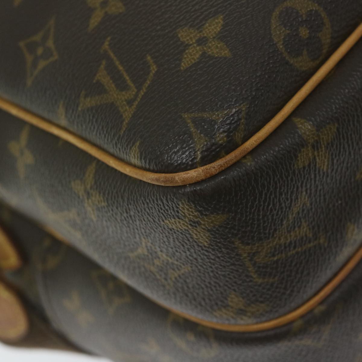 LOUIS VUITTON Monogram Reporter GM Shoulder Bag M45252 LV Auth 62224