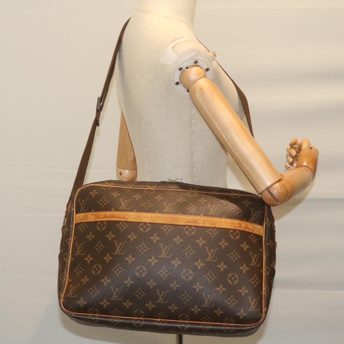 LOUIS VUITTON Monogram Reporter GM Shoulder Bag M45252 LV Auth 62224