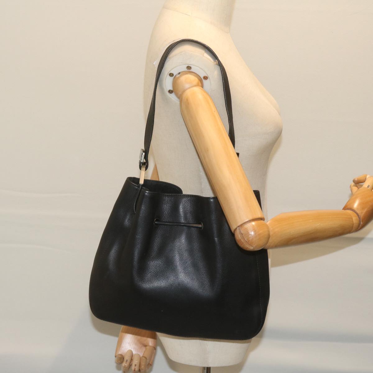 GUCCI Shoulder Bag Leather Black 001 3748 001998 Auth 62234