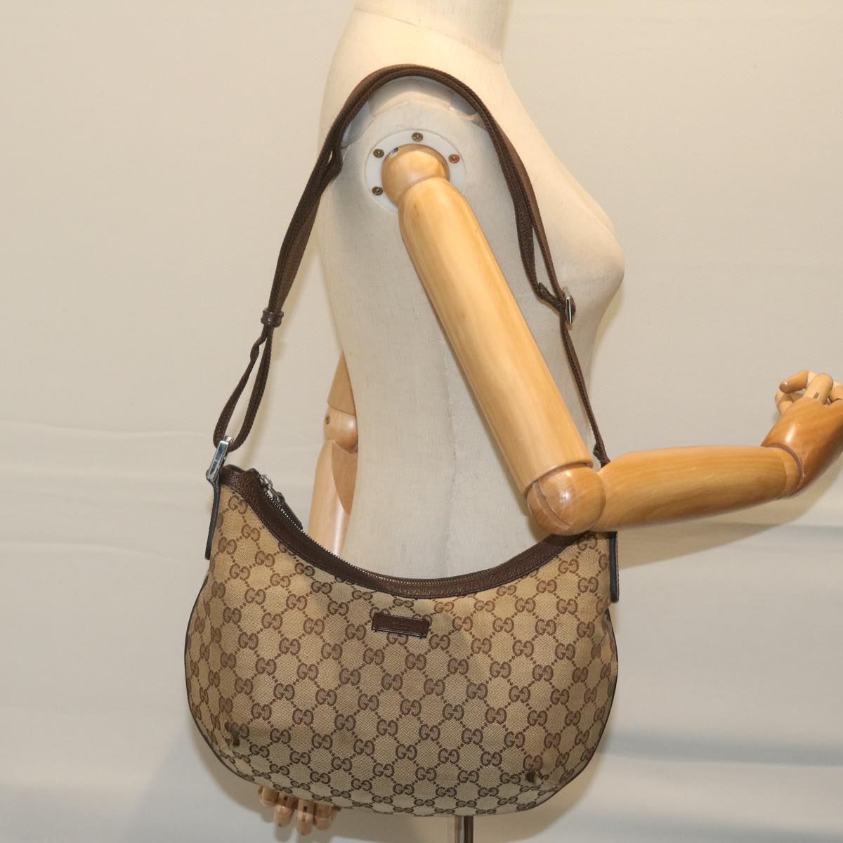 GUCCI GG Canvas Shoulder Bag Beige 181092 Auth 62236