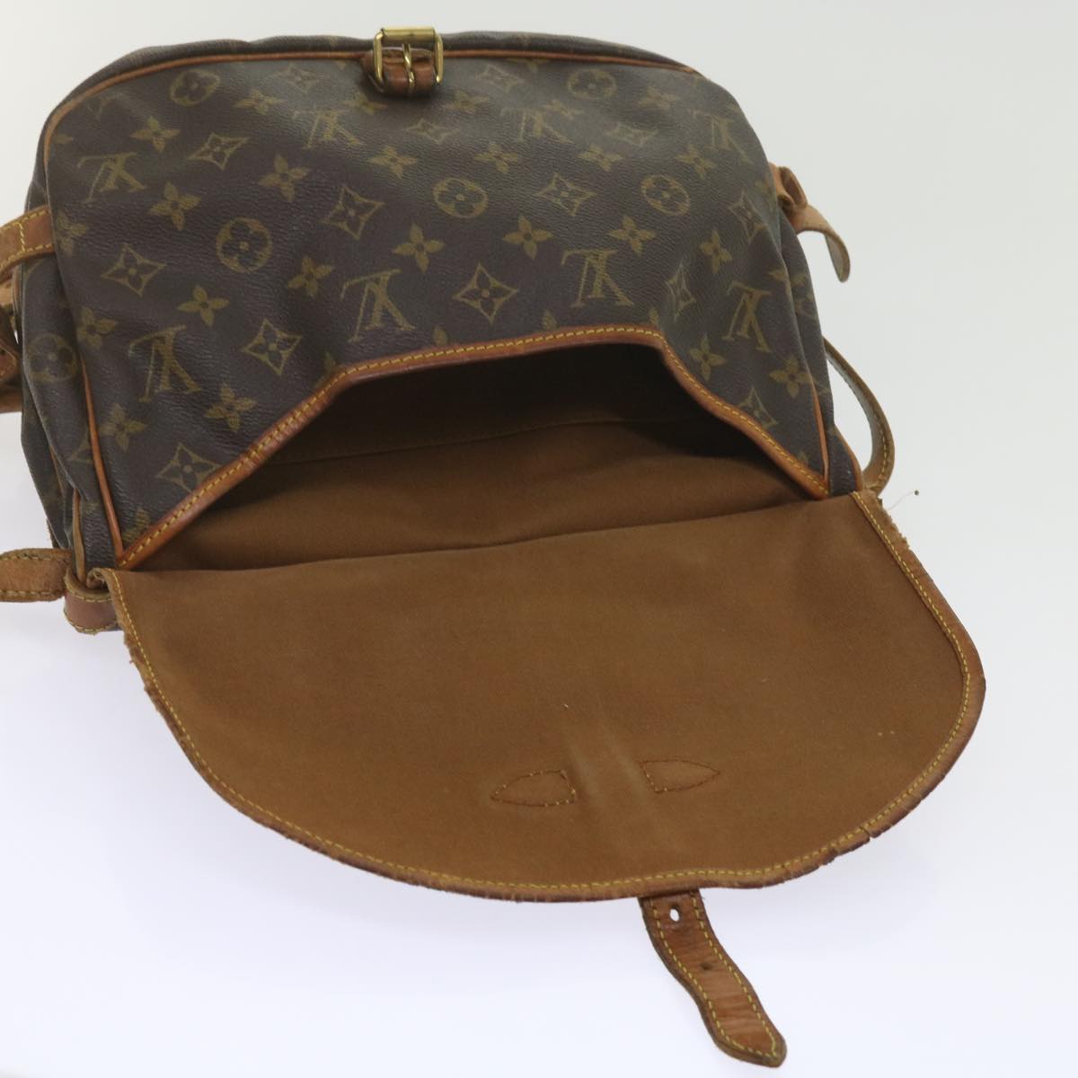 LOUIS VUITTON Monogram Saumur 30 Shoulder Bag M42256 LV Auth 62291