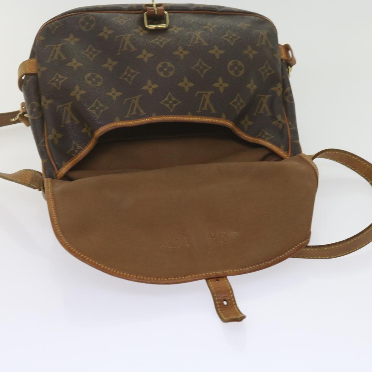 LOUIS VUITTON Monogram Saumur 30 Shoulder Bag M42256 LV Auth 62292