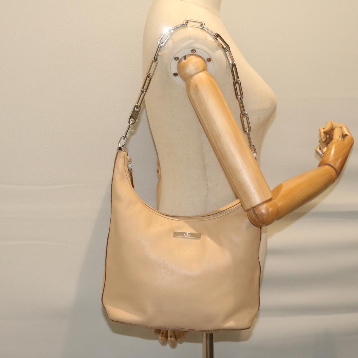 GUCCI Chain Shoulder Bag Leather Beige 001 3874 2404 Auth 62334