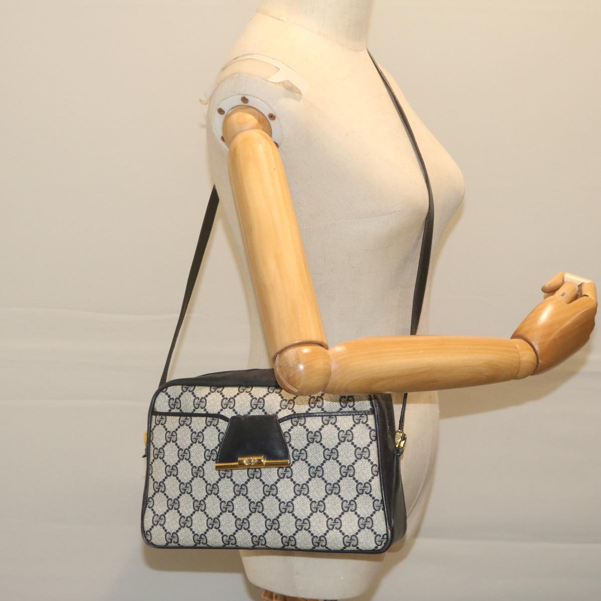 GUCCI GG Supreme Shoulder Bag PVC Leather Navy Auth 62385