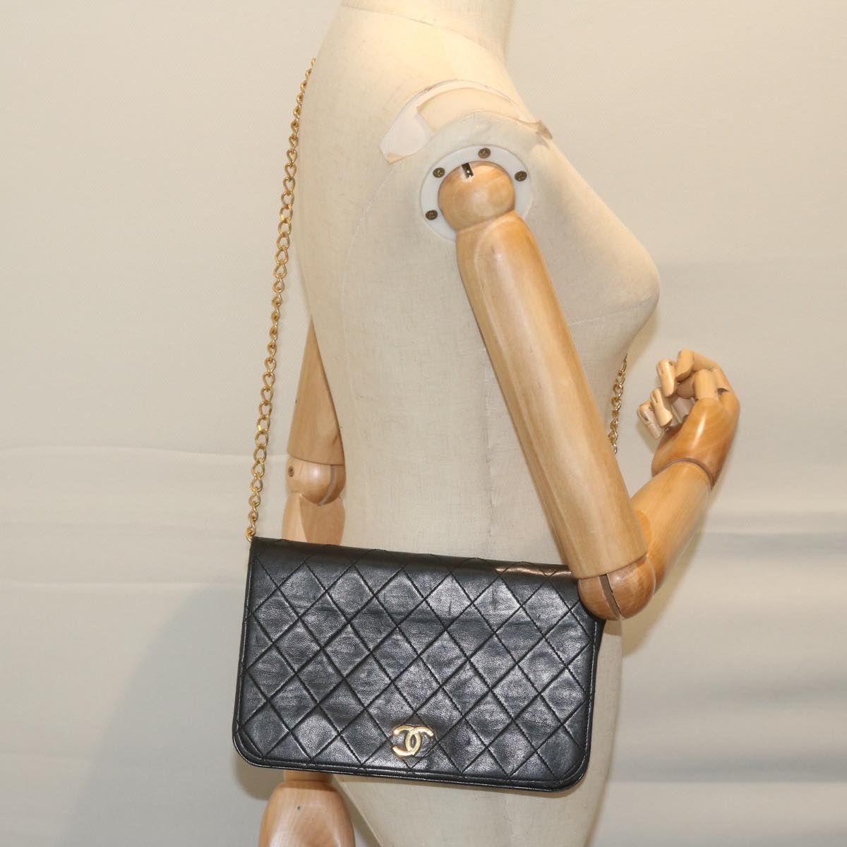 CHANEL Matelasse Chain Shoulder Bag Lamb Skin Black CC Auth 62395