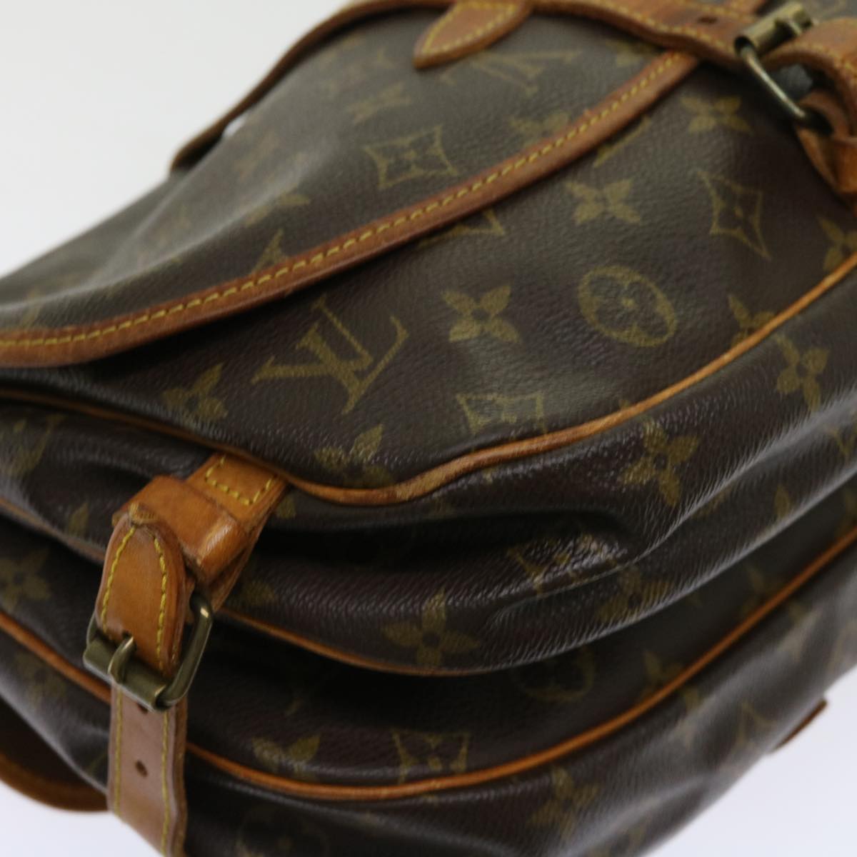 LOUIS VUITTON Monogram Saumur 30 Shoulder Bag M42256 LV Auth 62468