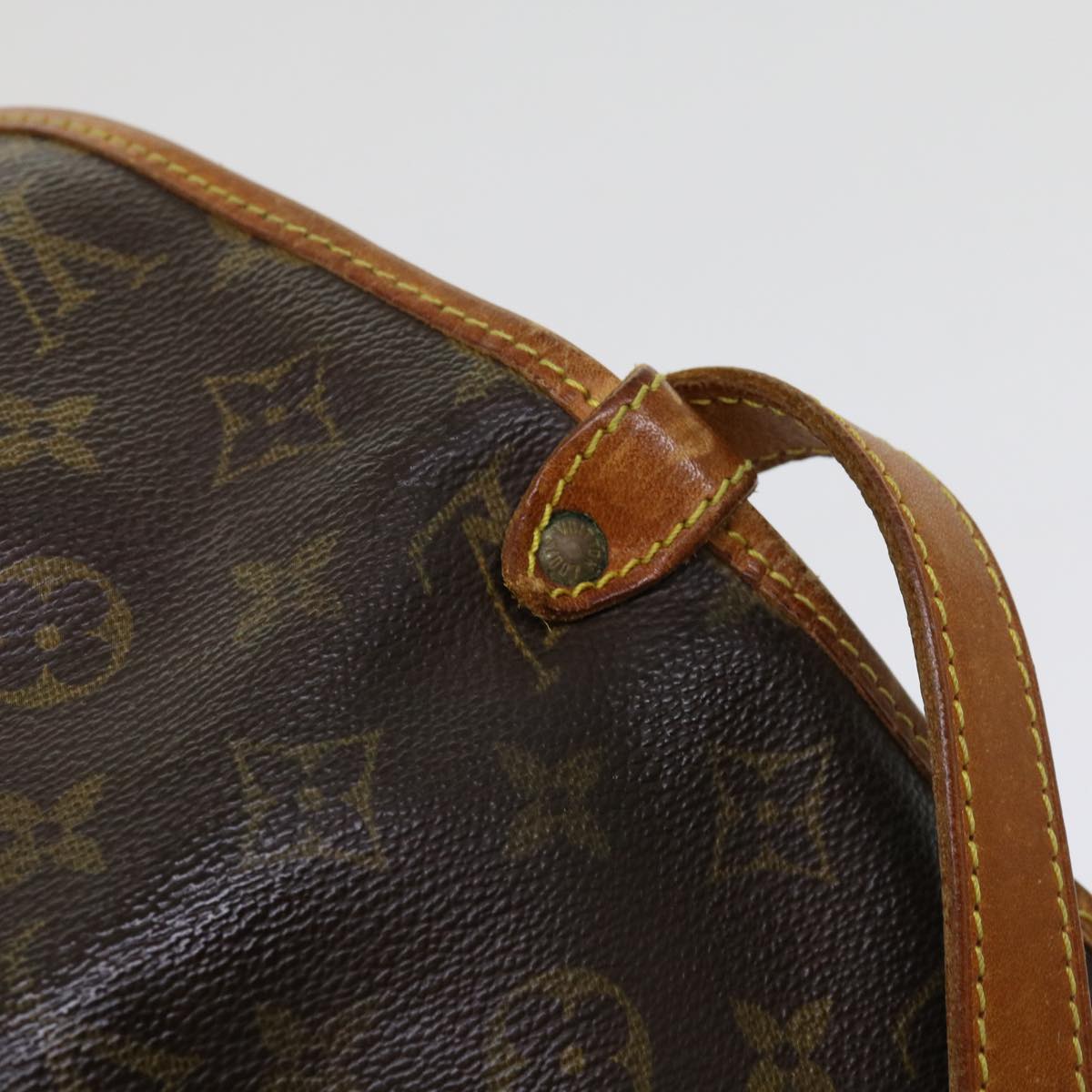 LOUIS VUITTON Monogram Saumur 30 Shoulder Bag M42256 LV Auth 62468