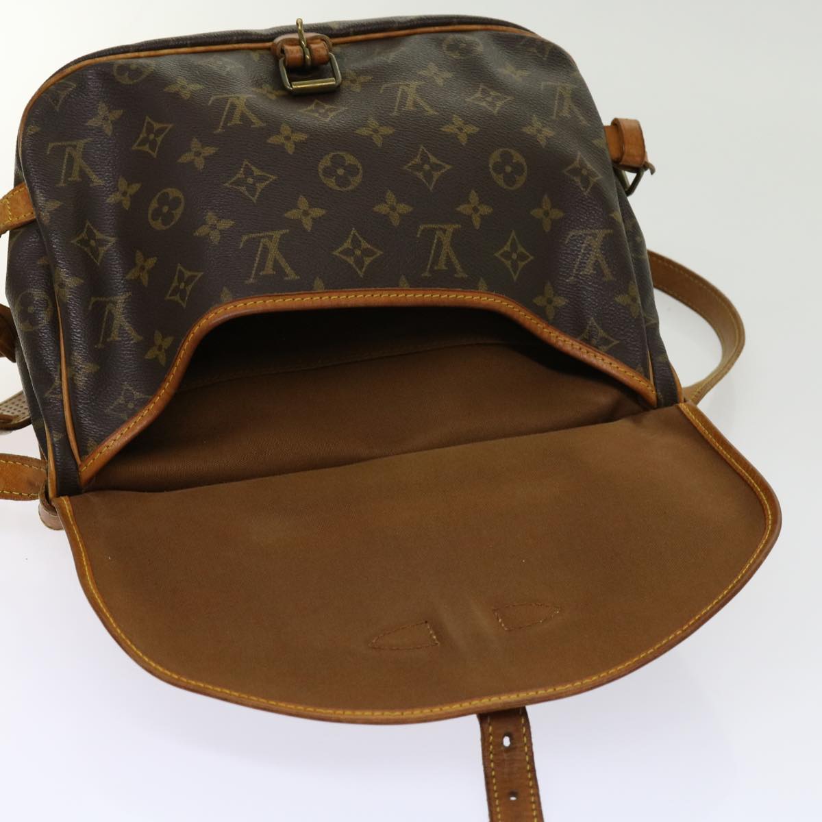 LOUIS VUITTON Monogram Saumur 30 Shoulder Bag M42256 LV Auth 62468