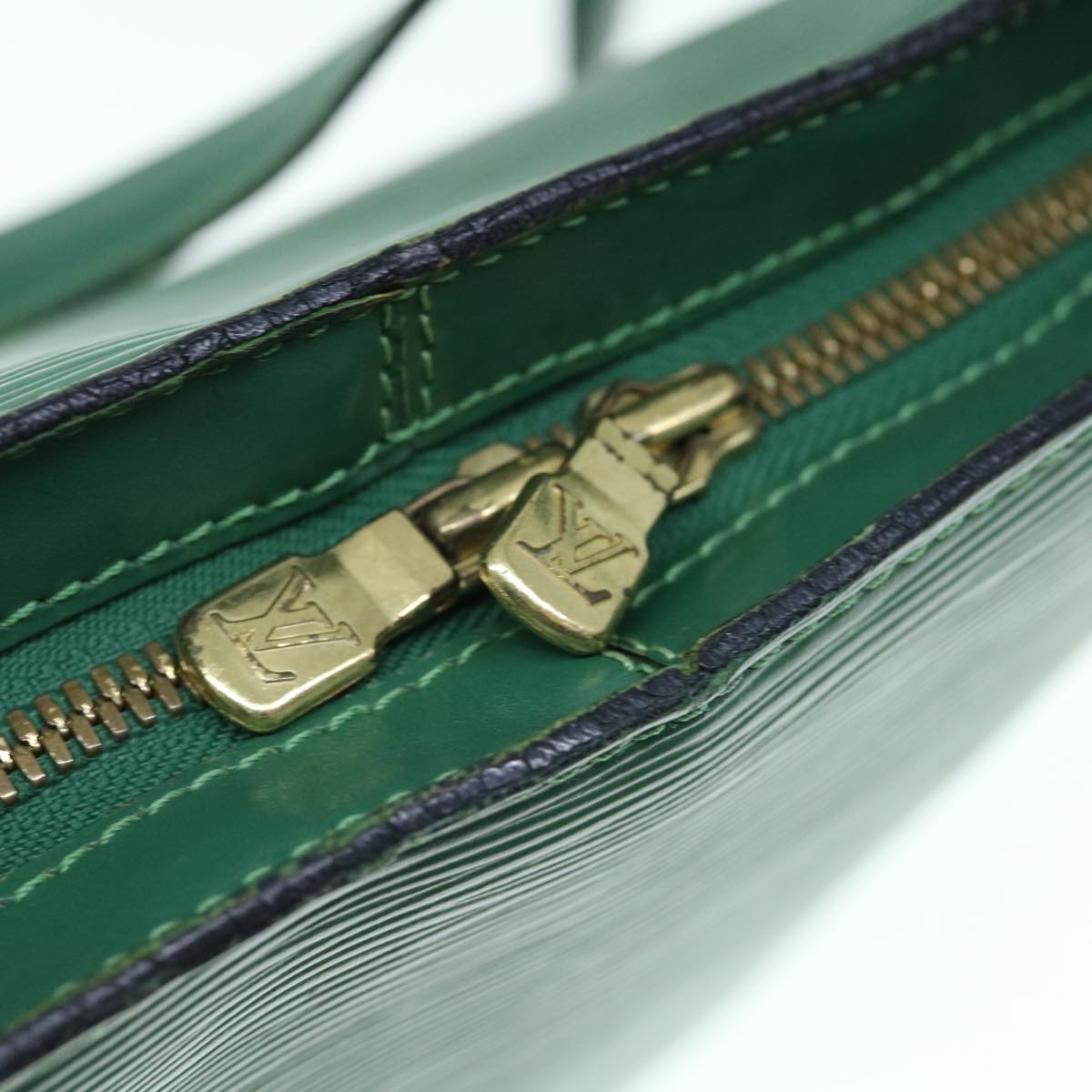 LOUIS VUITTON Epi Lussac Shoulder Bag Green M52284 LV Auth 62531