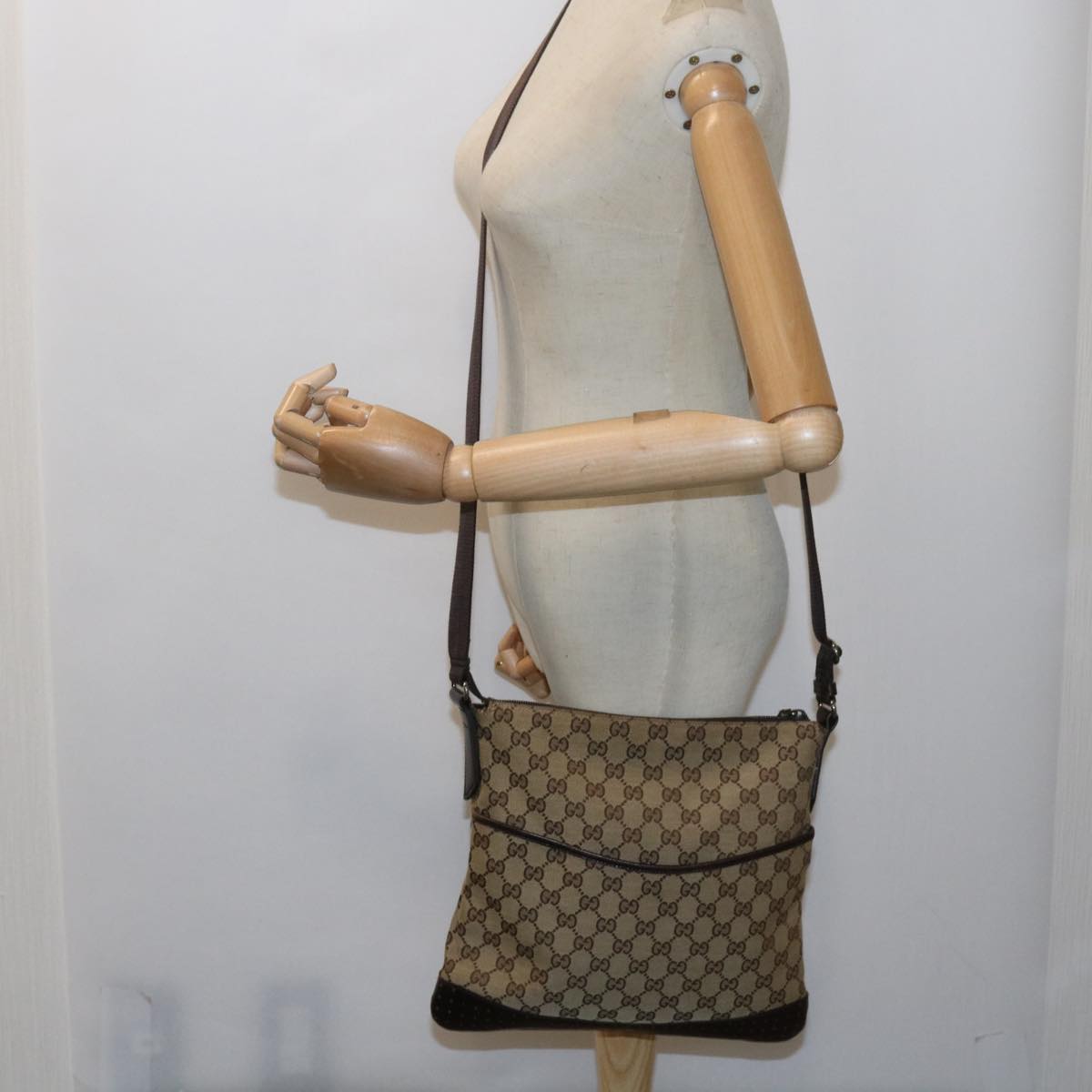 GUCCI GG Canvas Shoulder Bag Beige 145857 Auth 62618