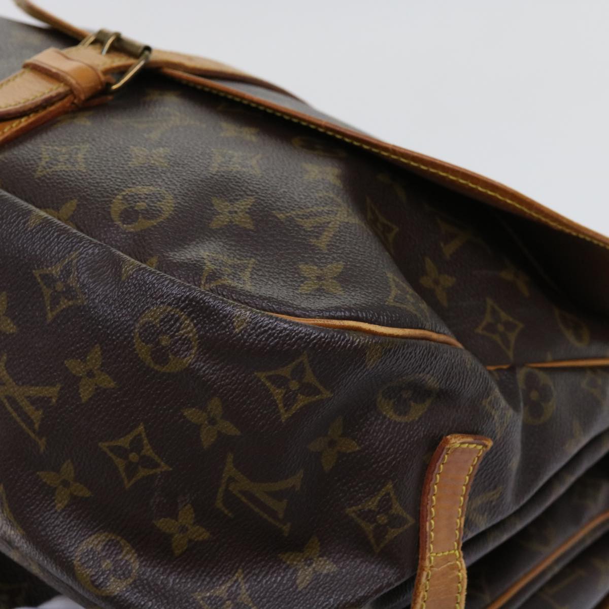 LOUIS VUITTON Monogram Saumur 35 Shoulder Bag M42254 LV Auth 62739