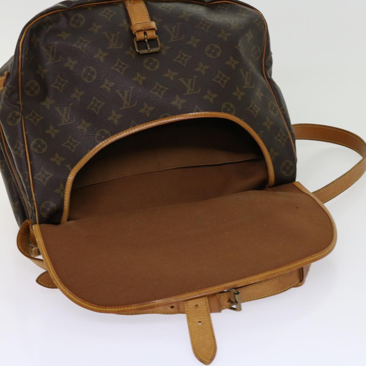 LOUIS VUITTON Monogram Saumur 35 Shoulder Bag M42254 LV Auth 62739