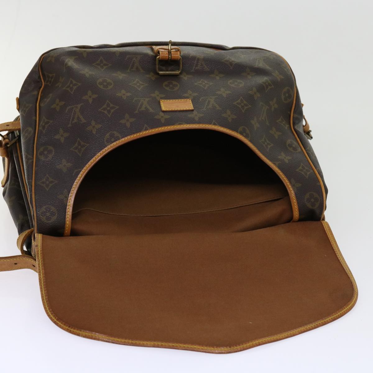 LOUIS VUITTON Monogram Saumur 35 Shoulder Bag M42254 LV Auth 62739