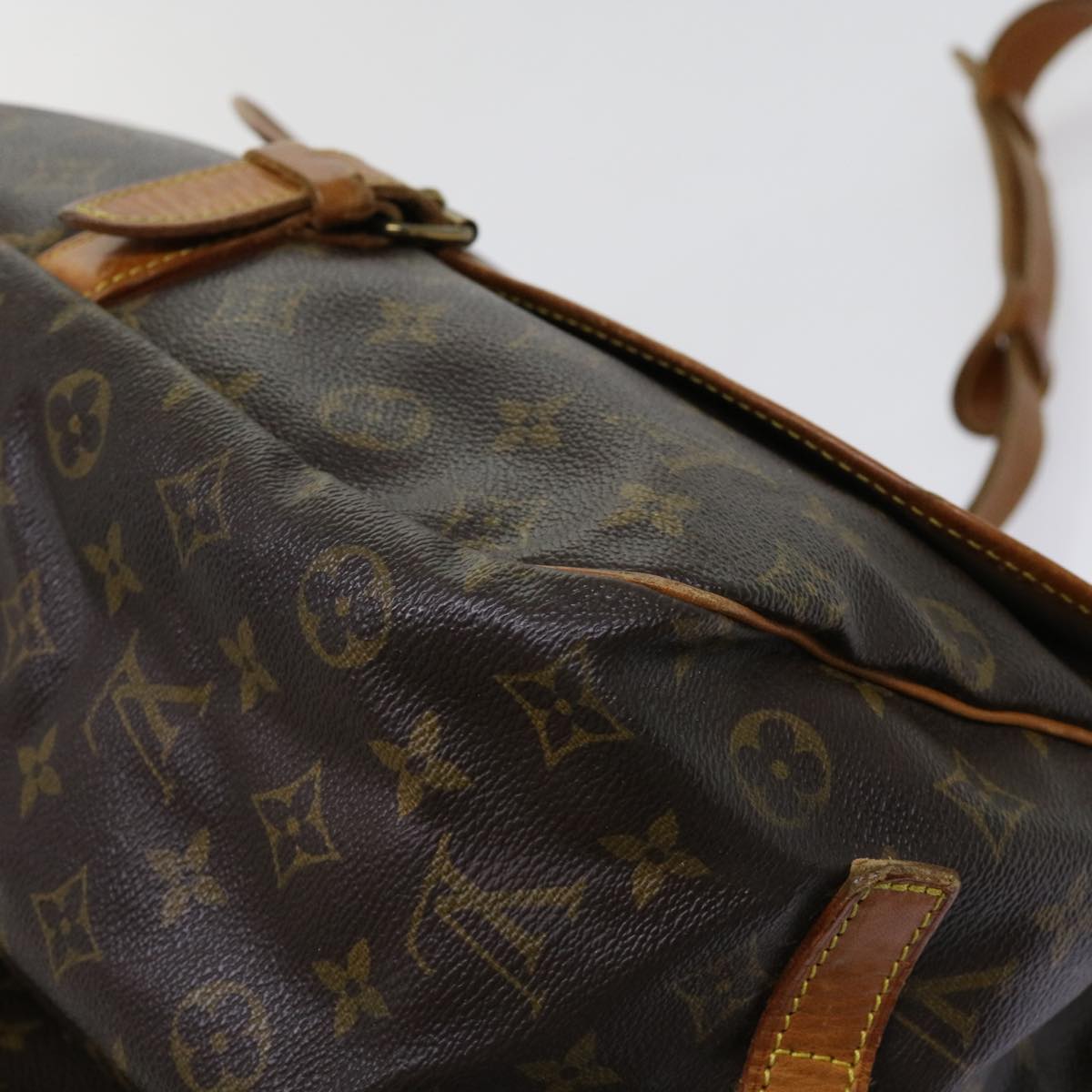 LOUIS VUITTON Monogram Saumur 35 Shoulder Bag M42254 LV Auth 62740