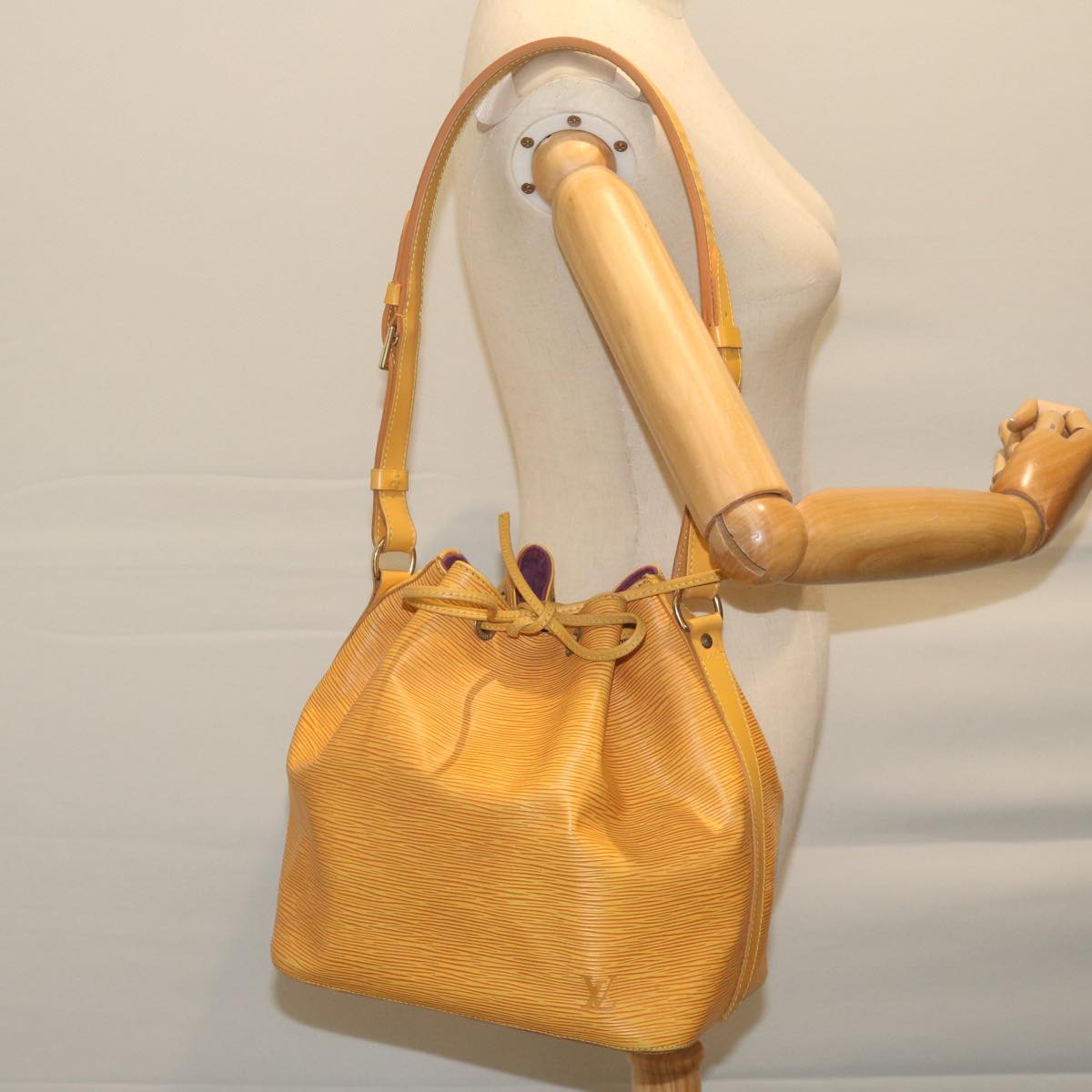 LOUIS VUITTON Epi Petit Noe Shoulder Bag Tassili Yellow M44109 LV Auth 62813