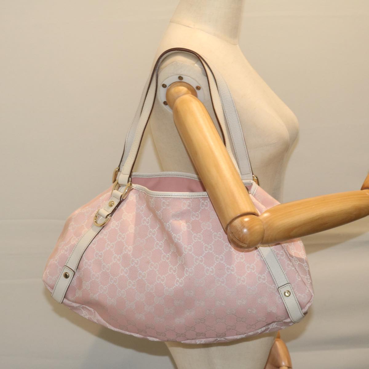 GUCCI GG Canvas Shoulder Bag Pink 130736 Auth 62839