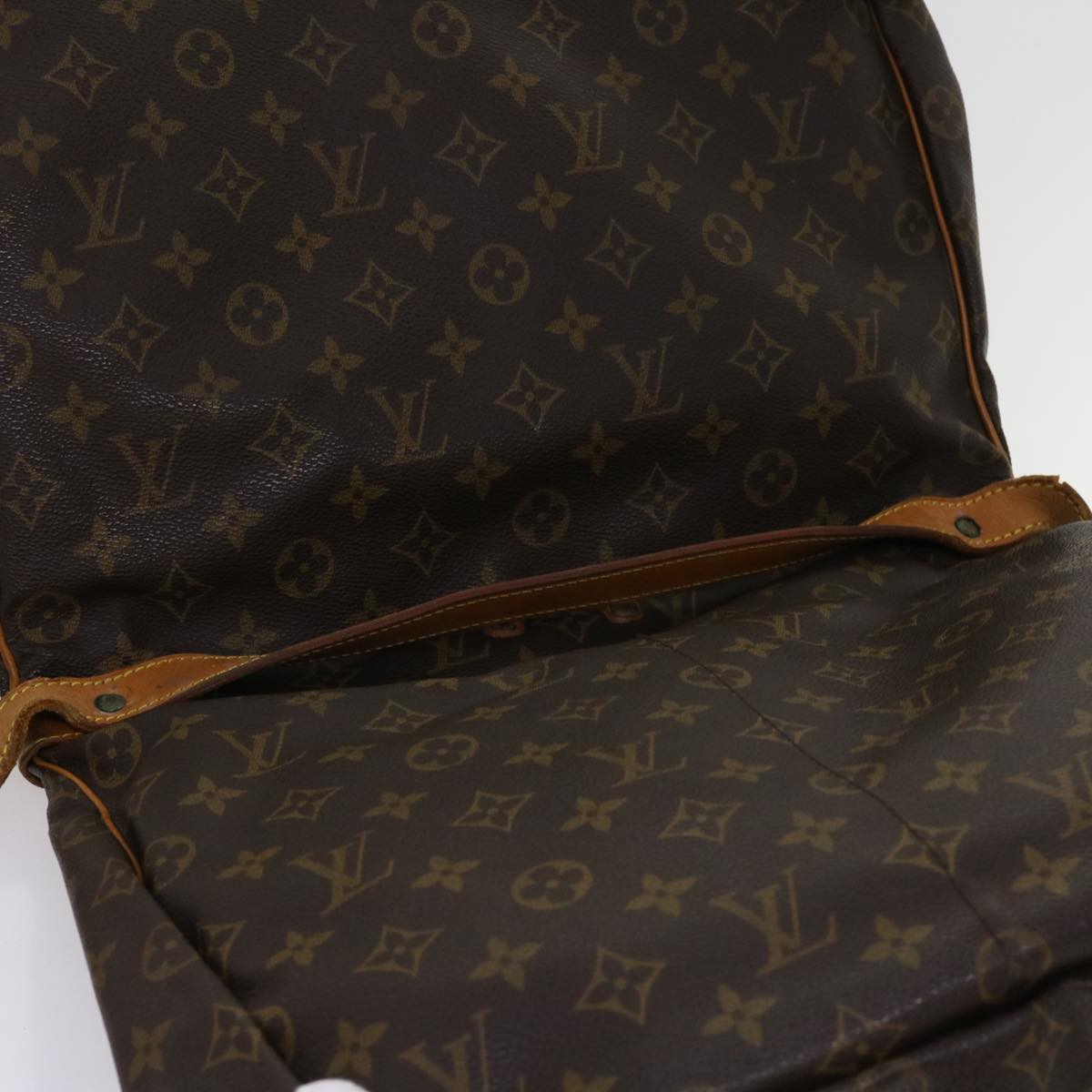 LOUIS VUITTON Monogram Saumur 35 Shoulder Bag M42254 LV Auth 62950