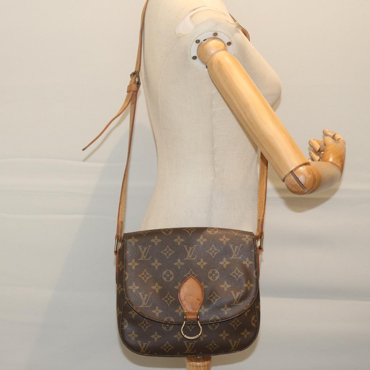 LOUIS VUITTON Monogram Saint Cloud GM Shoulder Bag M51242 LV Auth 63081