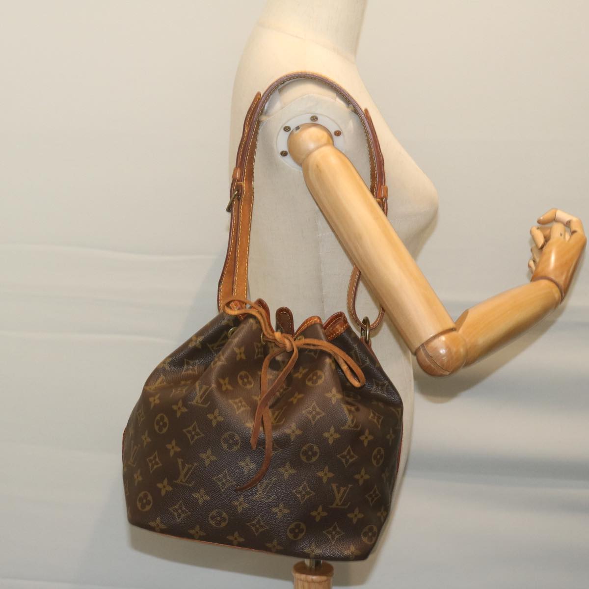 LOUIS VUITTON Monogram Petit Noe Shoulder Bag M42226 LV Auth 63217