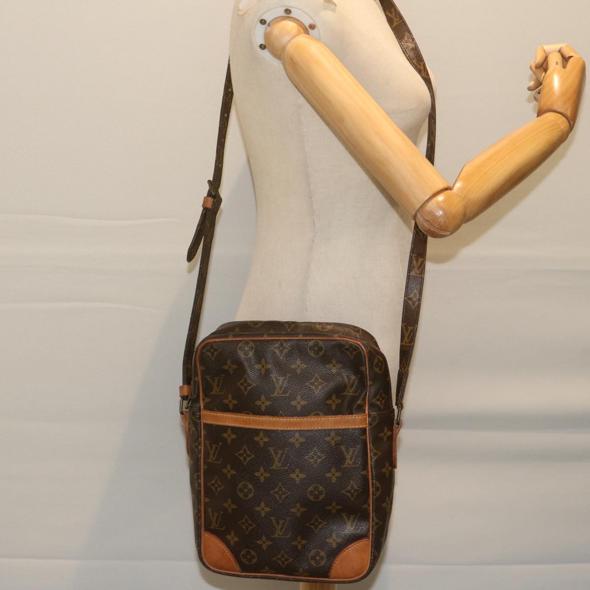 LOUIS VUITTON Monogram DanubeMM Shoulder Bag M45264 LV Auth 63308