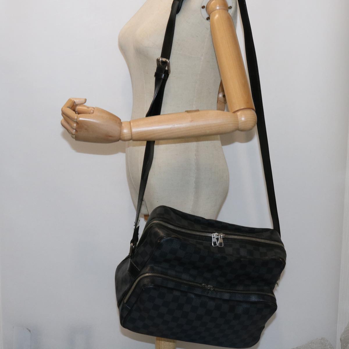 LOUIS VUITTON Damier Graphite Io Shoulder Bag N45252 LV Auth 63542