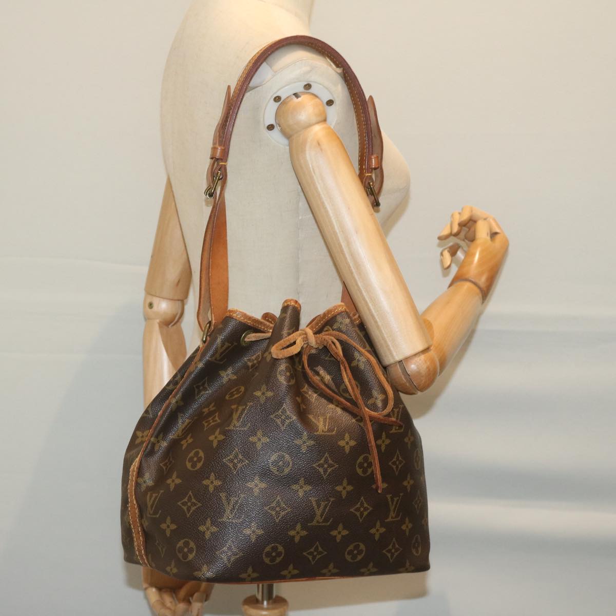 LOUIS VUITTON Monogram Petit Noe Shoulder Bag M42226 LV Auth 63596