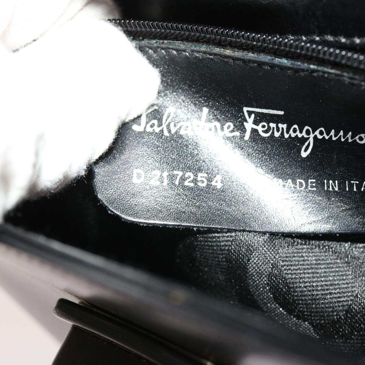 Salvatore Ferragamo Gancini Shoulder Bag Leather Black Auth 63657