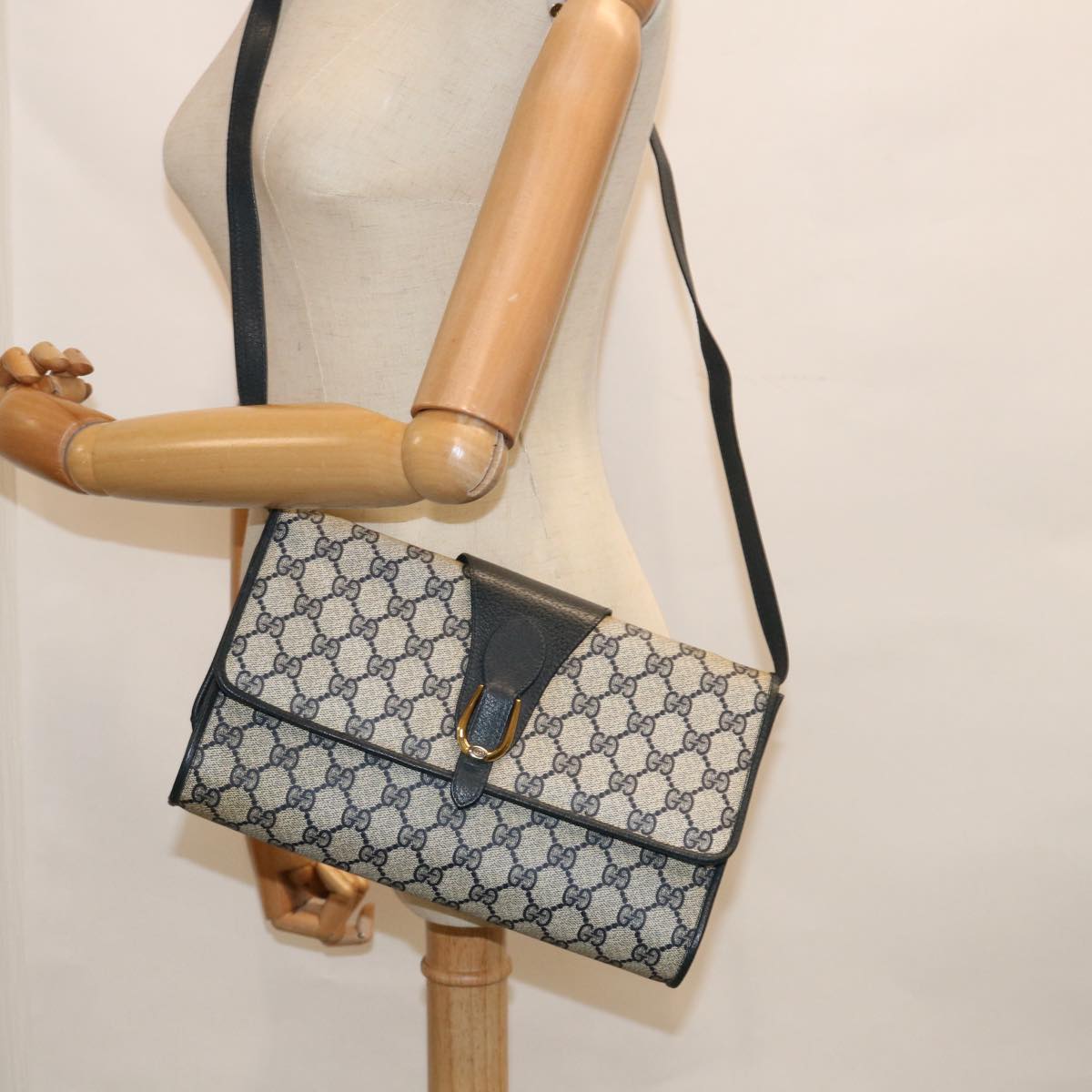 GUCCI GG Canvas Shoulder Bag PVC Navy Auth 63854