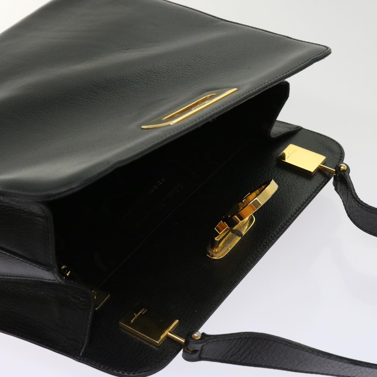 Salvatore Ferragamo Gancini Shoulder Bag Leather Black Auth 63860