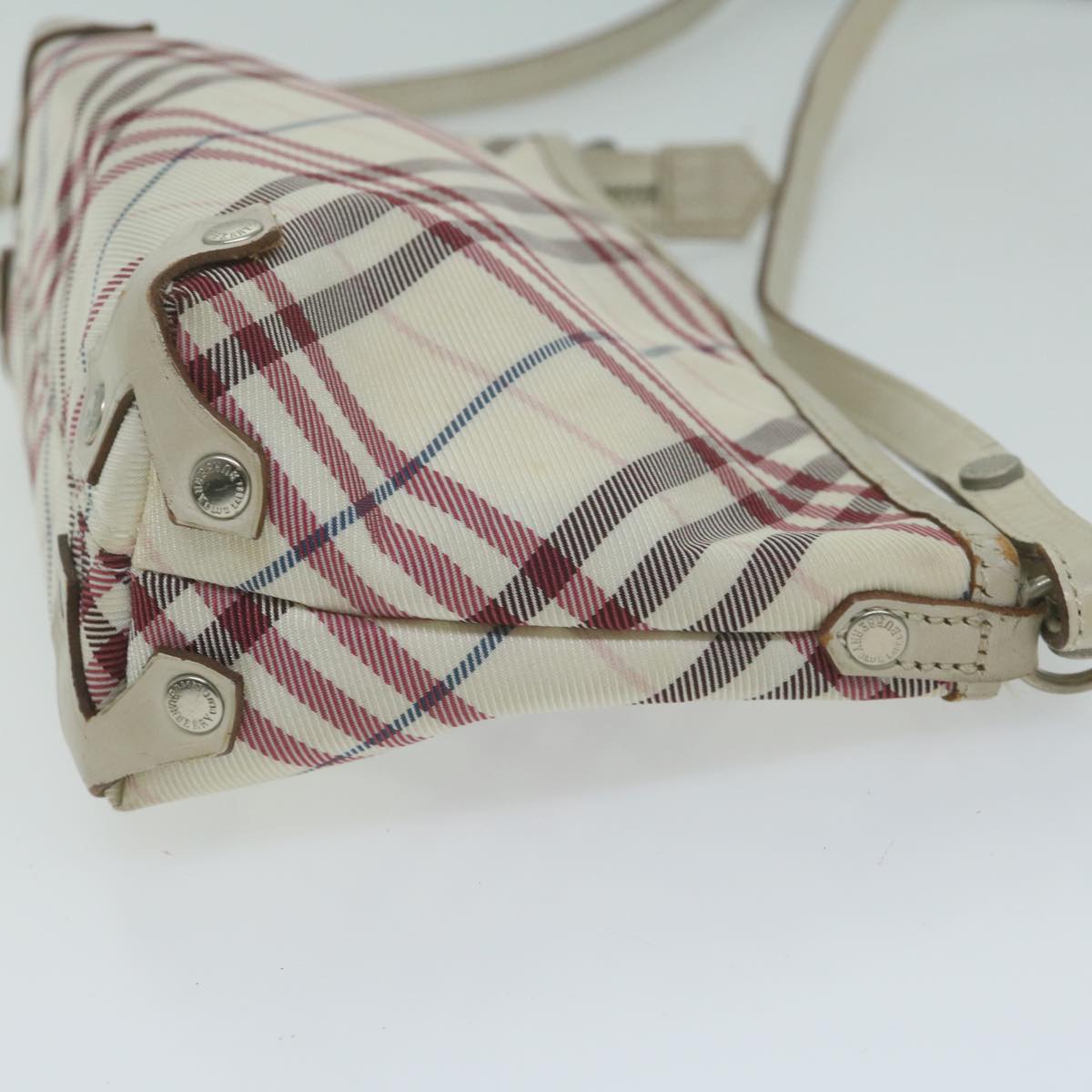 BURBERRY Nova Check Blue Label Shoulder Bag Nylon White Auth 63903