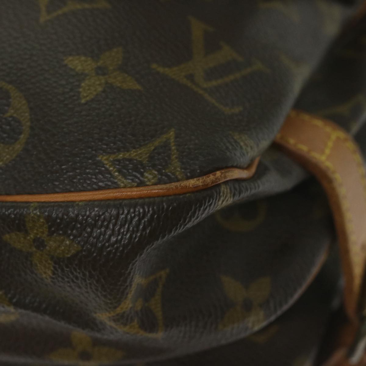 LOUIS VUITTON Monogram Saumur 30 Shoulder Bag M42256 LV Auth 63934