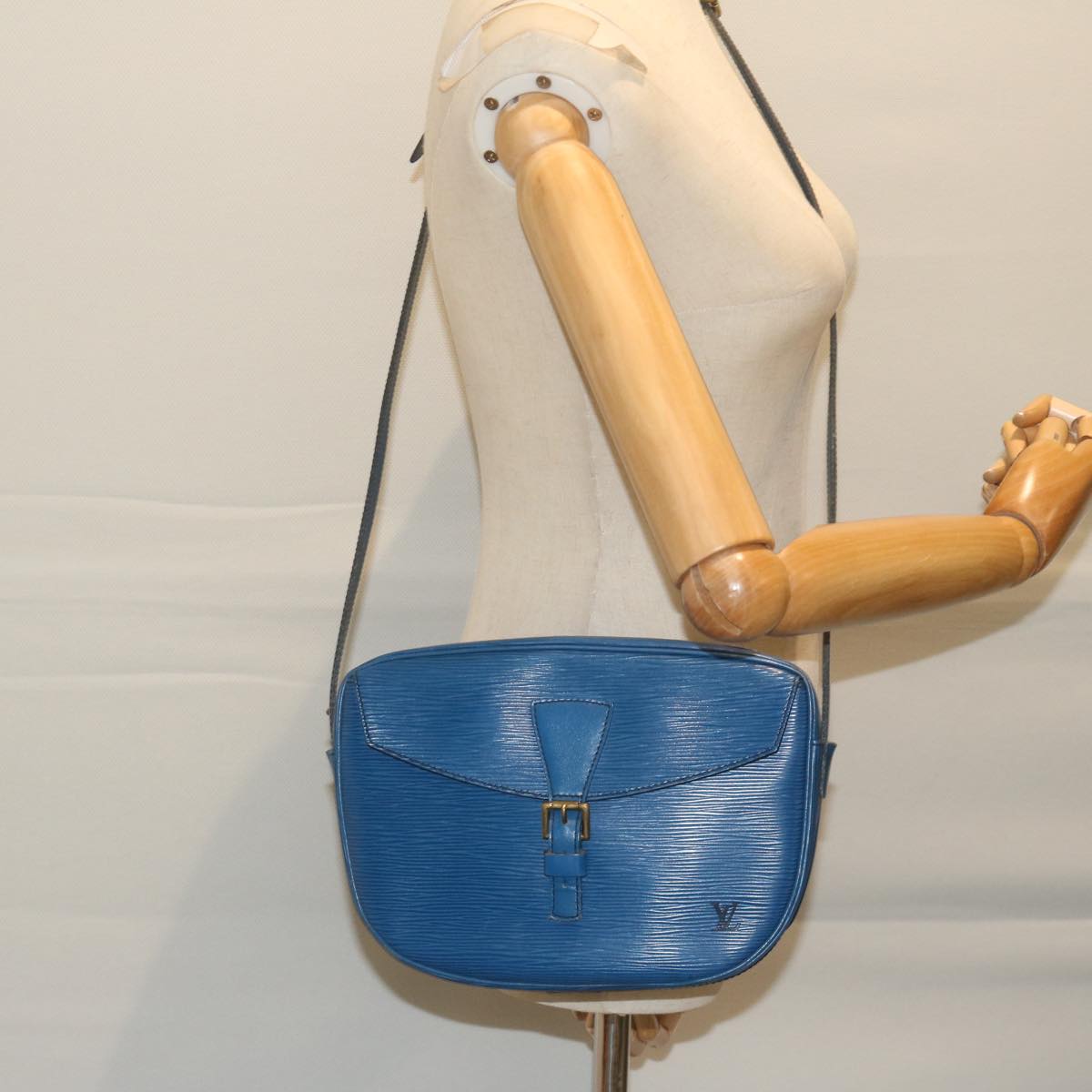 LOUIS VUITTON Epi June Feuille Shoulder Bag Blue M52155 LV Auth 63938