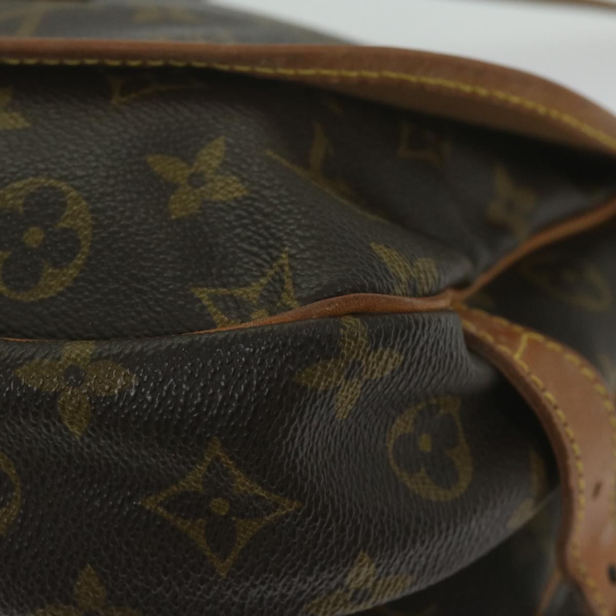 LOUIS VUITTON Monogram Saumur 30 Shoulder Bag M42256 LV Auth 63952