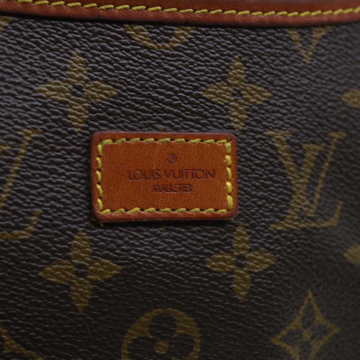 LOUIS VUITTON Monogram Saumur 35 Shoulder Bag M42254 LV Auth 63955