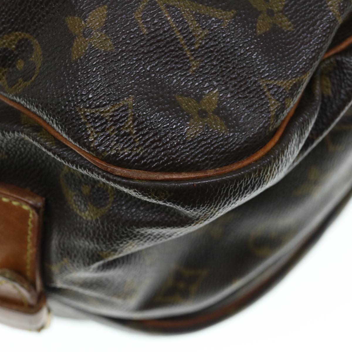 LOUIS VUITTON Monogram Saumur 35 Shoulder Bag M42254 LV Auth 63956