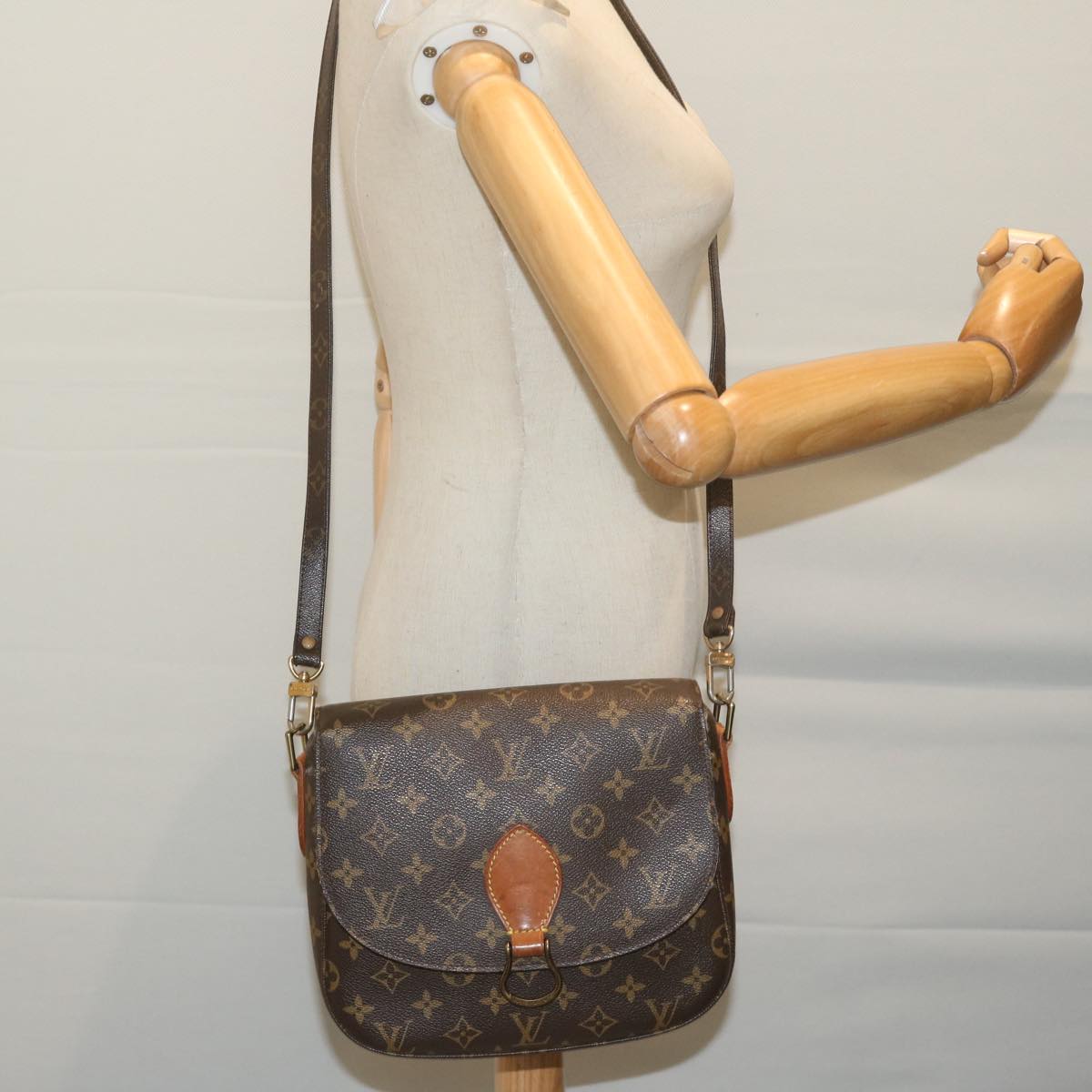 LOUIS VUITTON Monogram Saint Cloud GM Shoulder Bag M51242 LV Auth 64058