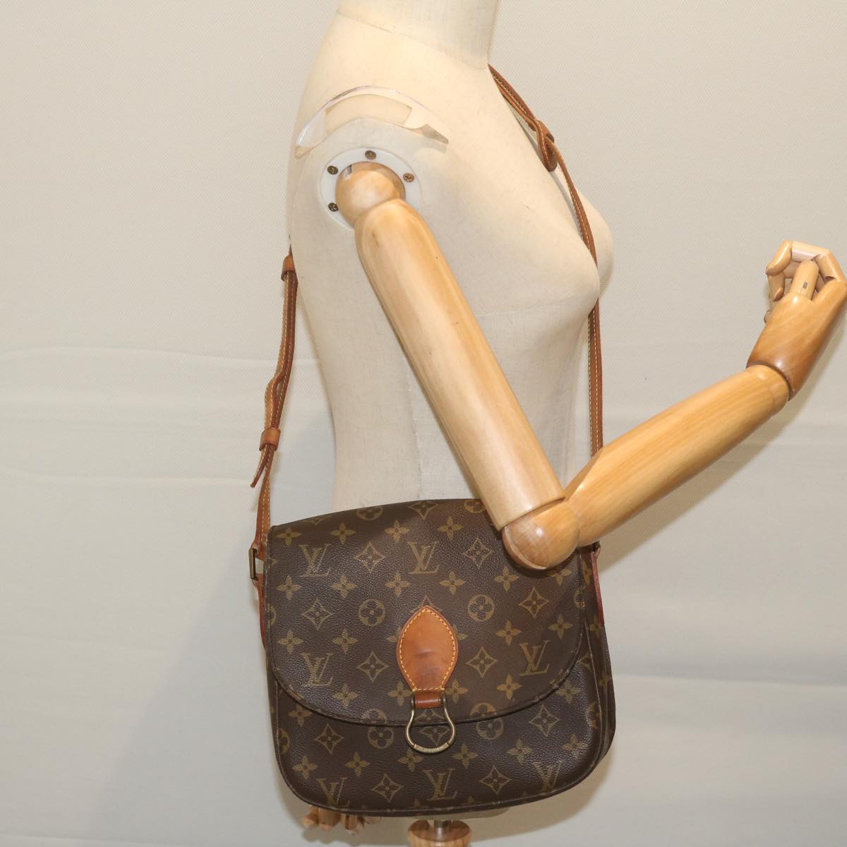 LOUIS VUITTON Monogram Saint Cloud GM Shoulder Bag M51242 LV Auth 64059