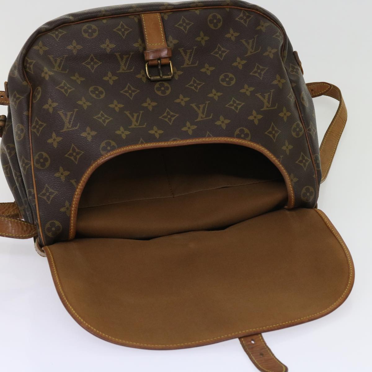 LOUIS VUITTON Monogram Saumur 35 Shoulder Bag M42254 LV Auth 64074