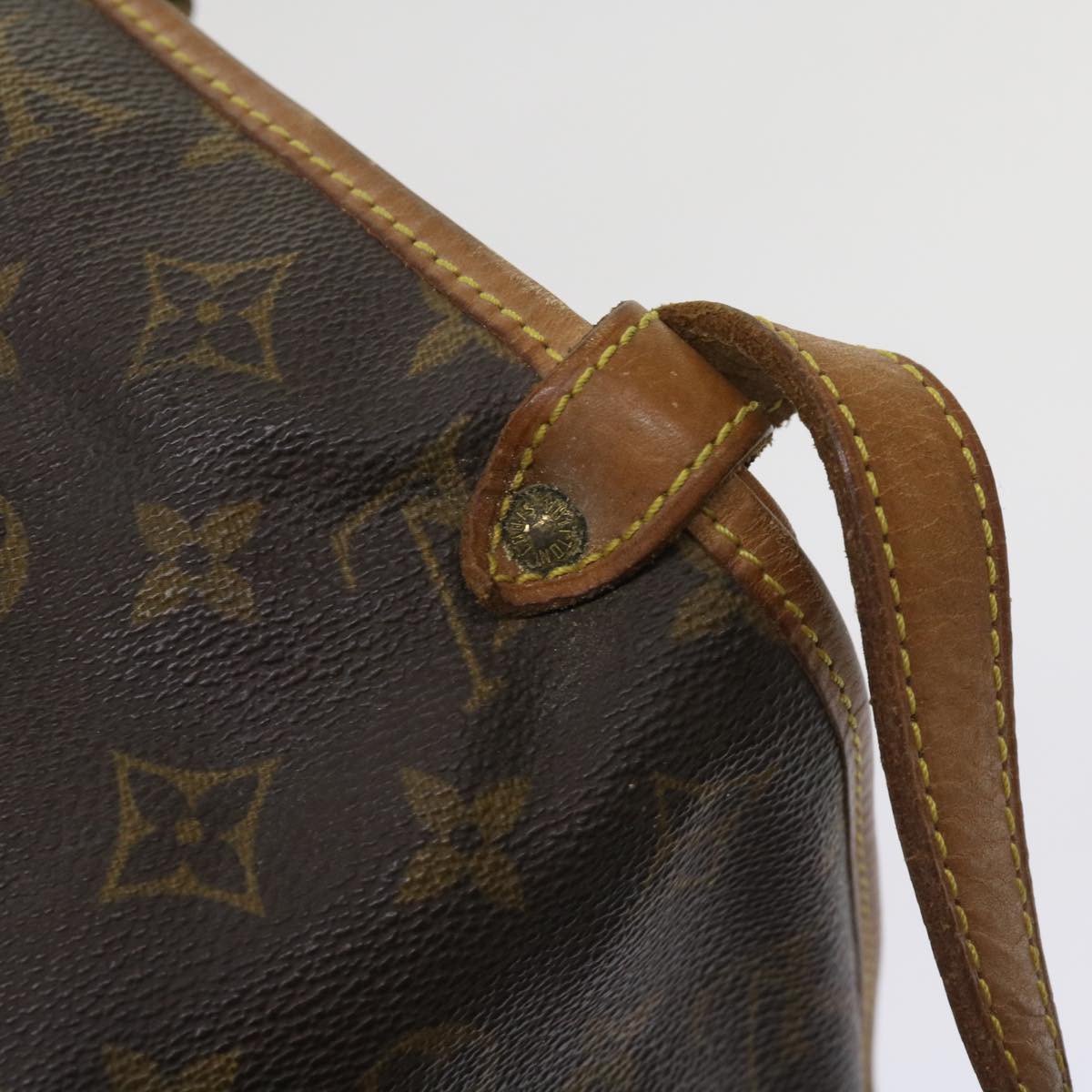 LOUIS VUITTON Monogram Saumur 30 Shoulder Bag M42256 LV Auth 64411