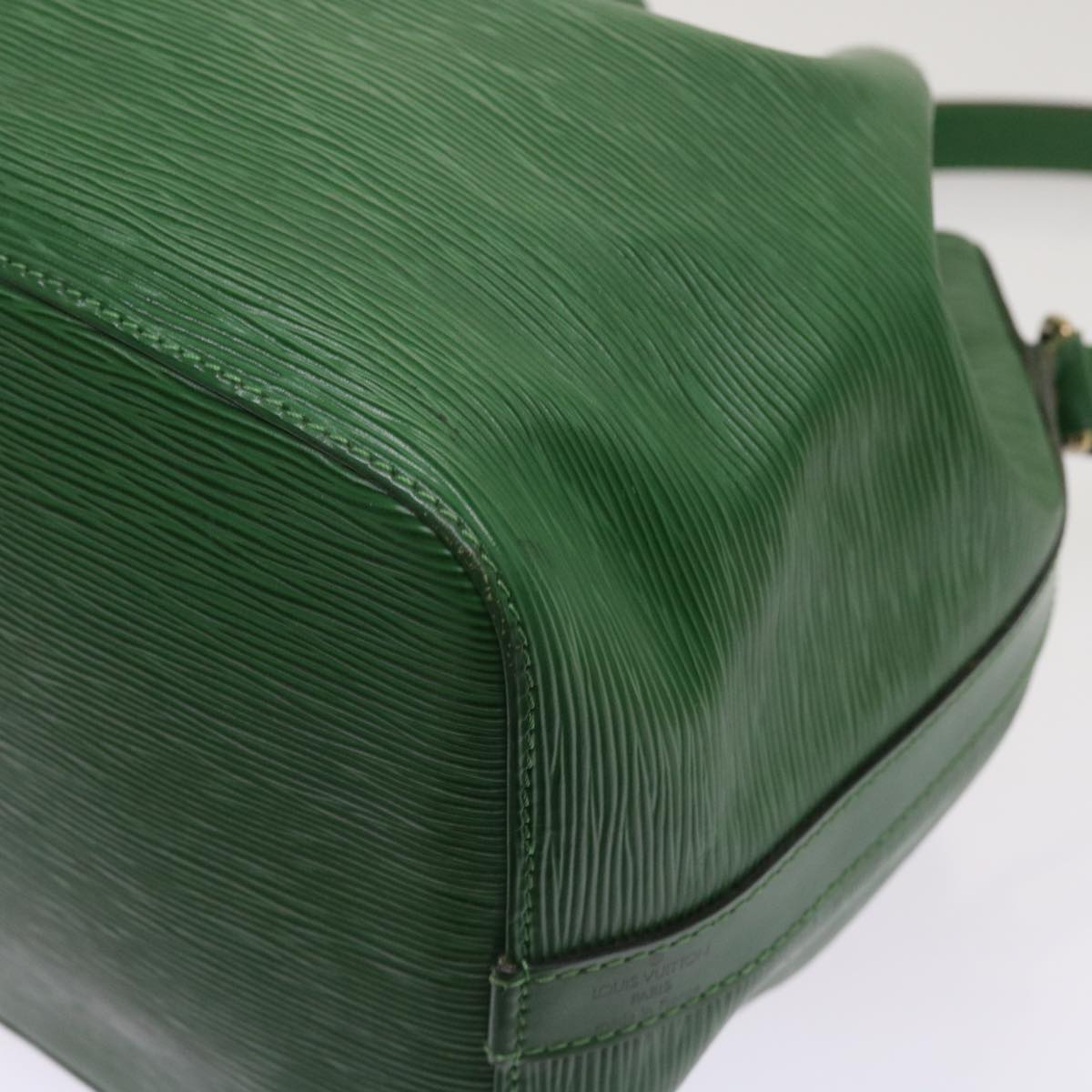 LOUIS VUITTON Epi Petit Noe Shoulder Bag Green M44104 LV Auth 64567