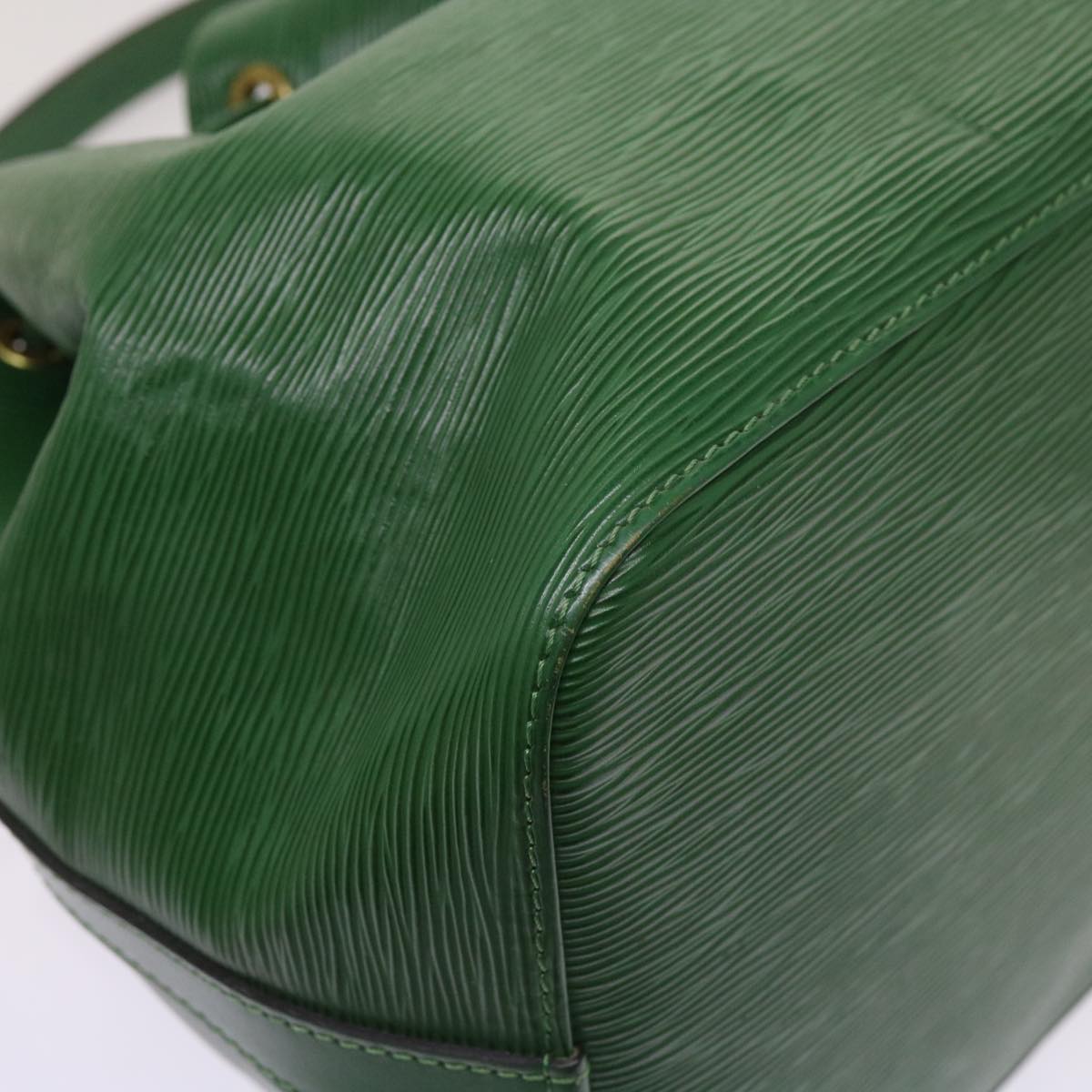 LOUIS VUITTON Epi Petit Noe Shoulder Bag Green M44104 LV Auth 64567