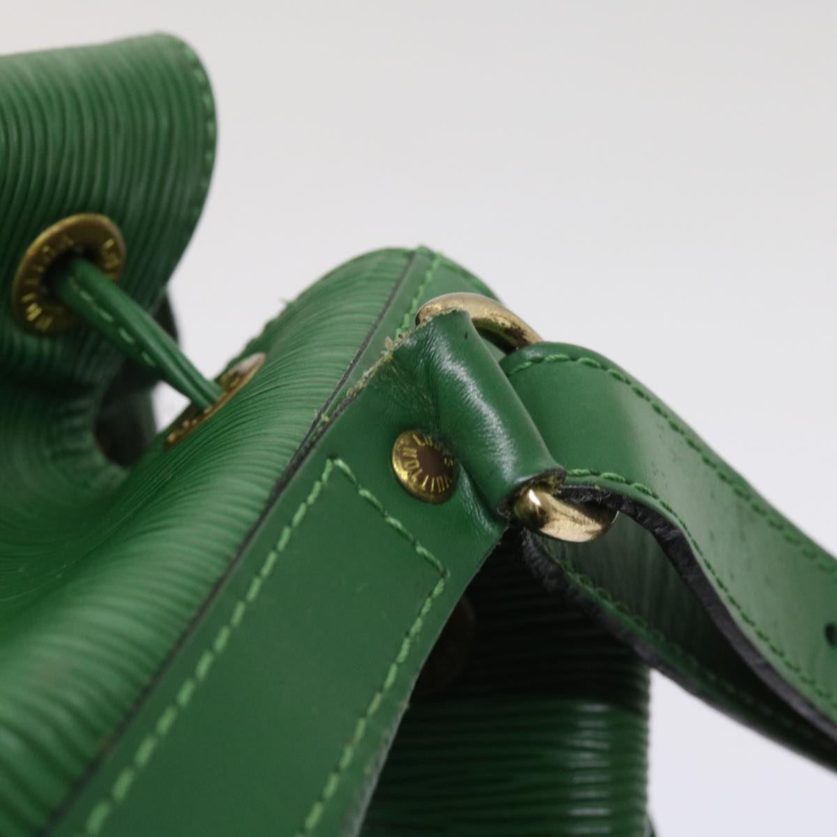 LOUIS VUITTON Epi Petit Noe Shoulder Bag Green M44104 LV Auth 64567