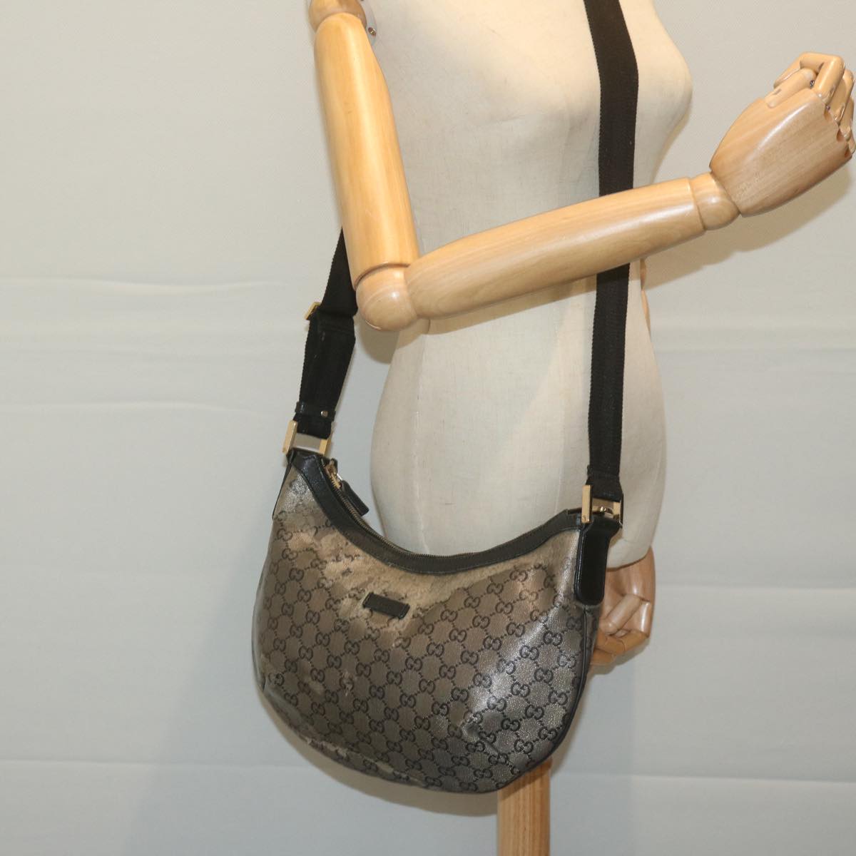 GUCCI GG Crystal Shoulder Bag Silver 181092 Auth 64651