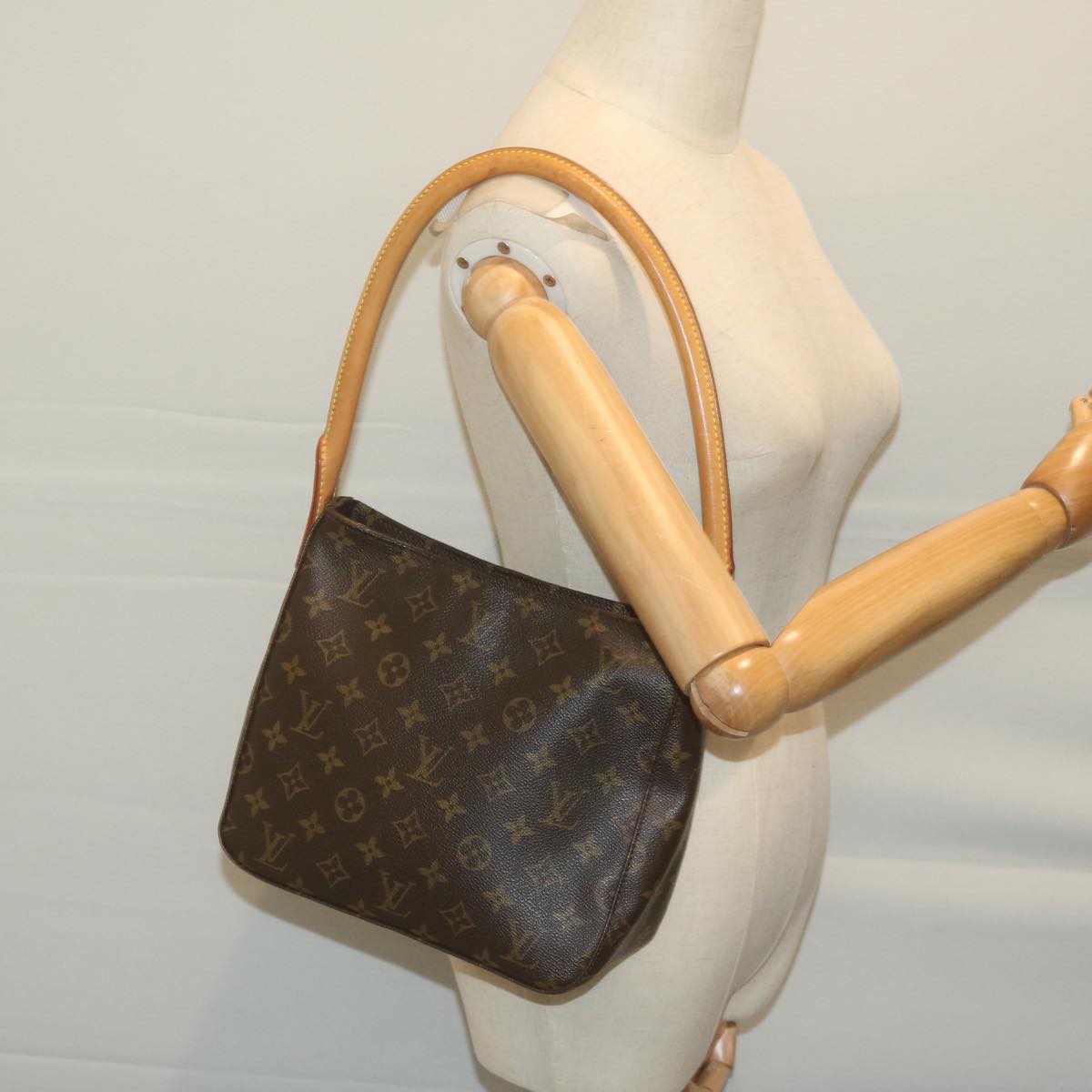 LOUIS VUITTON Monogram Looping MM Shoulder Bag M51146 LV Auth 64676