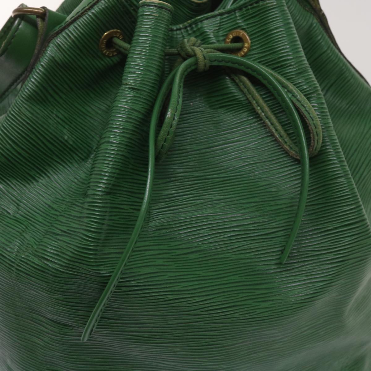 LOUIS VUITTON Epi Noe Shoulder Bag Green M44004 LV Auth 64833