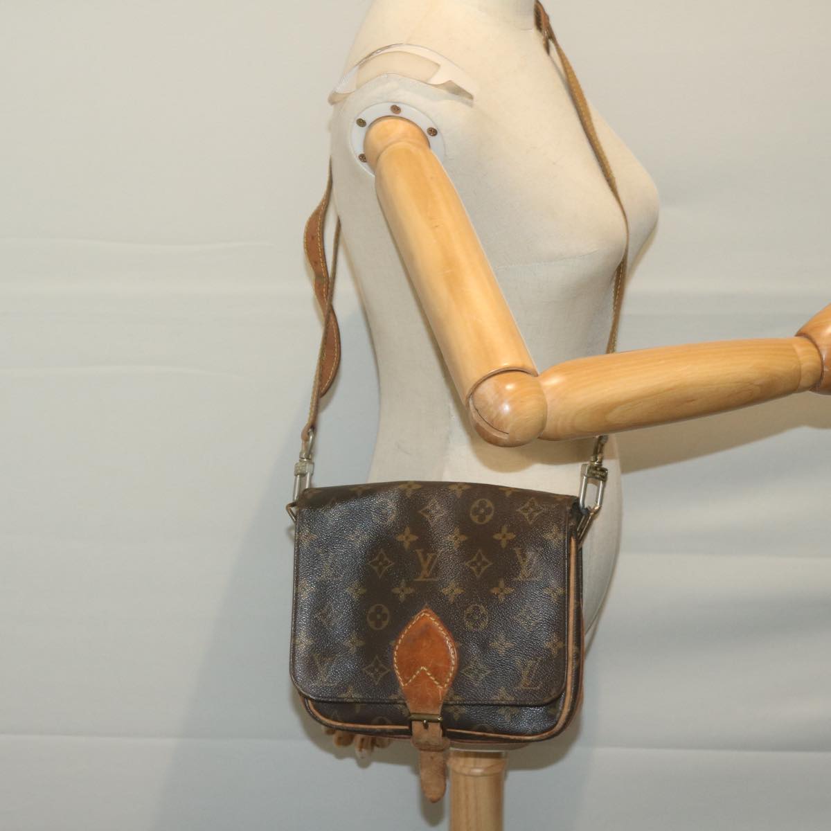 LOUIS VUITTON Monogram Cartouchiere MM Shoulder Bag M51253 LV Auth 64946