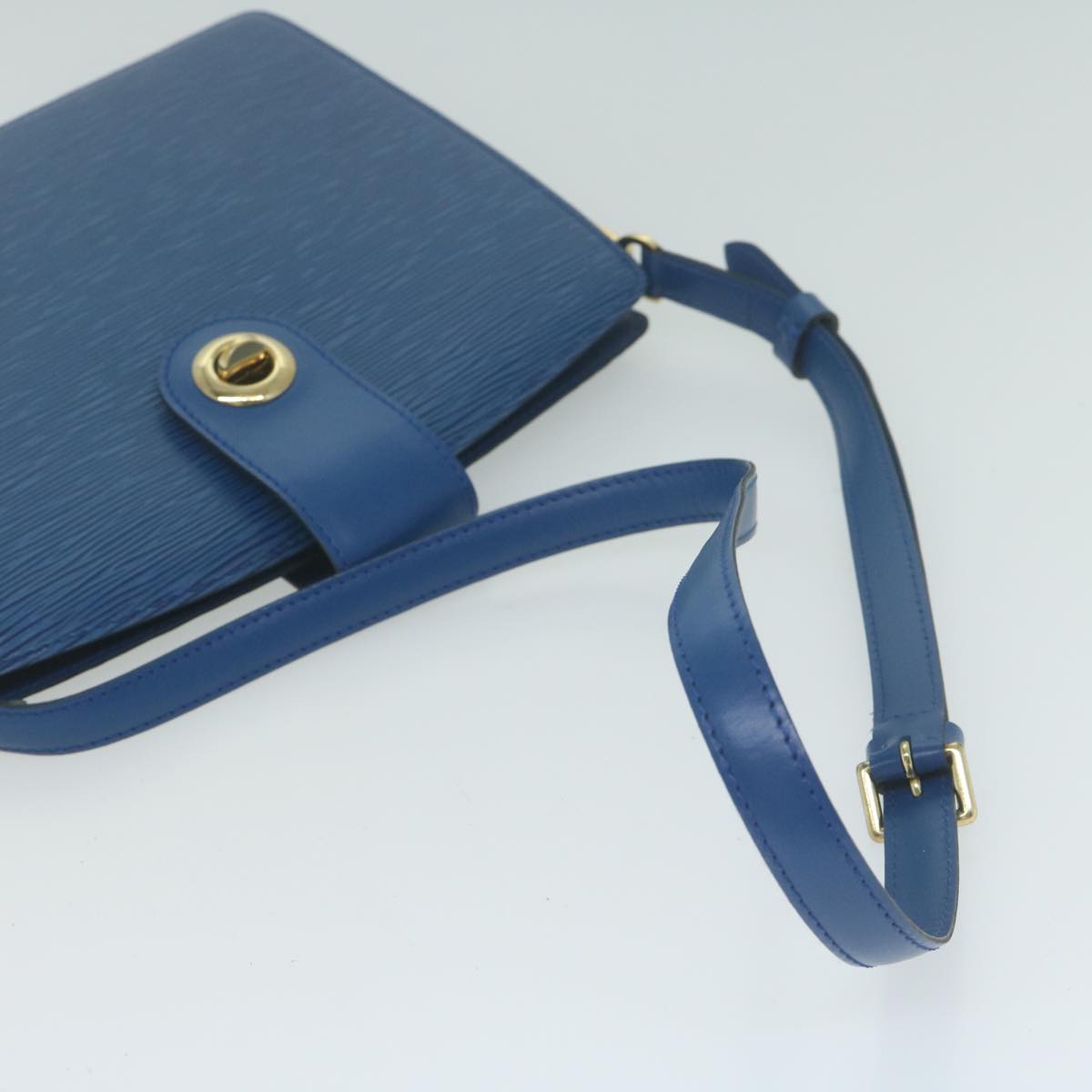 LOUIS VUITTON Epi Capucines Shoulder Bag Blue M52345 LV Auth 64951